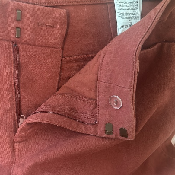 !Set of 3! Old Navy Pixie Pants Bundle - Picture 15 of 16